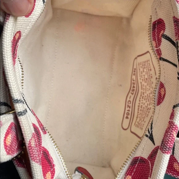 🍒Coach New York Cherry Print Canvas Tote🍒 - Picture 2 of 11
